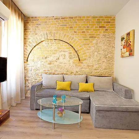 Liston Apartment